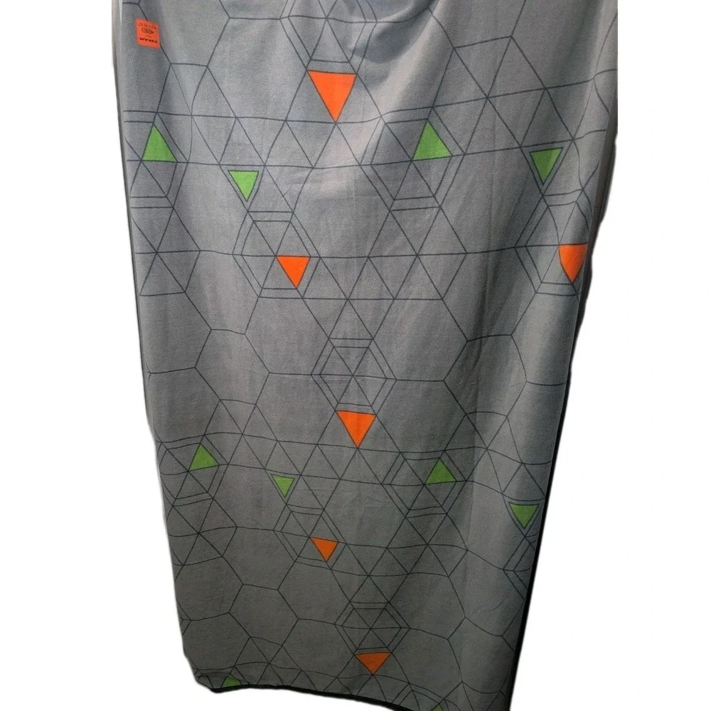 EVA AIR blanket 60 x 38‎  Ecothread Gray Geometric Fleece Cabin orange soft car